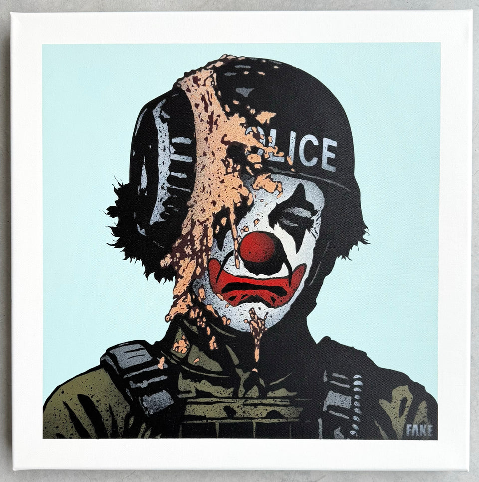 FAKE : "Clown world" (mint)