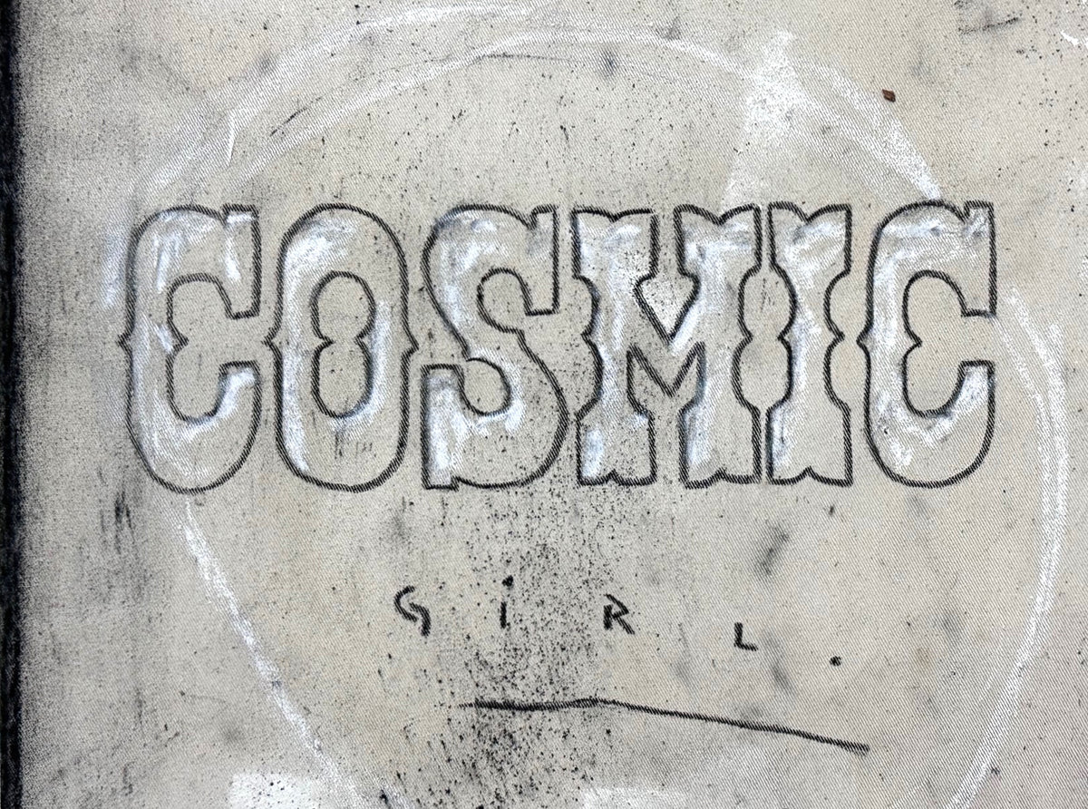 L.E.T. : "Cosmic girl"